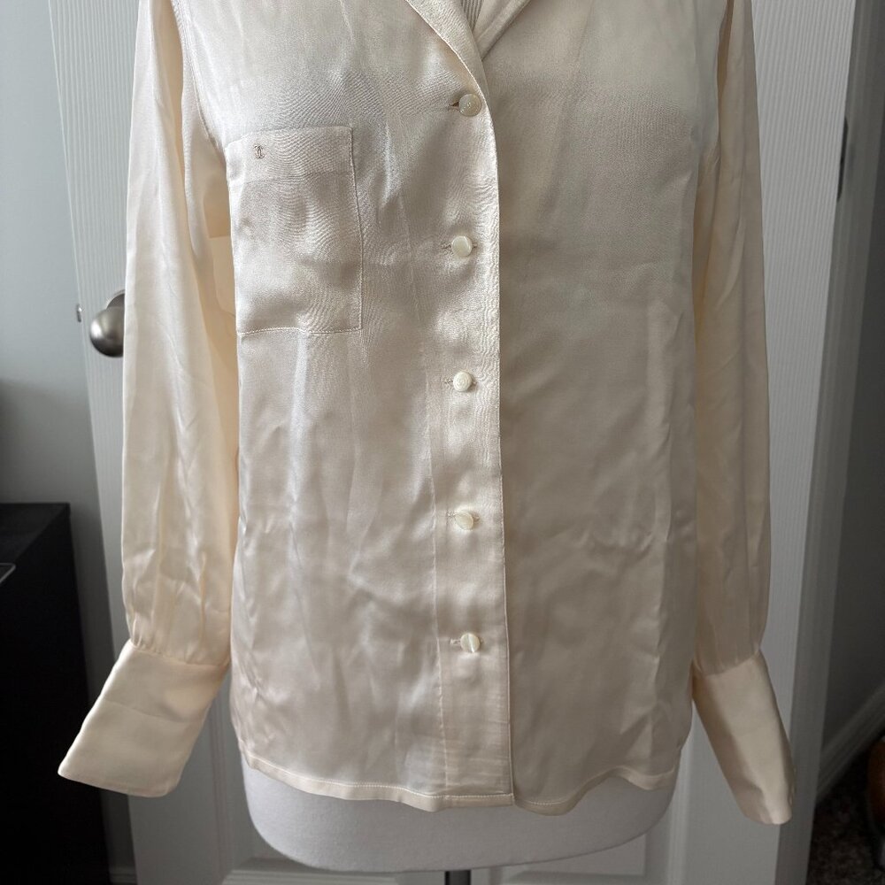 Vintage Ivory Silk Chanel Blouse Size 40 (Euro) - Picture 2 of 10